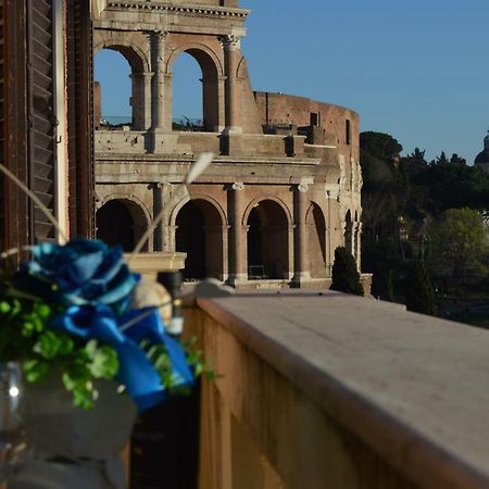 Balcony Colosseum View Roma Exterior foto